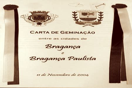 Carta de Geminação, brasão e textos referentes a Bragança-Portugal.